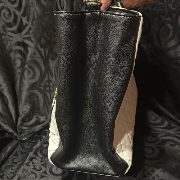 betsy Johnson, hummingbird butterfly  Quilted Tote Bag with removable pouch - Picture 3 of 15